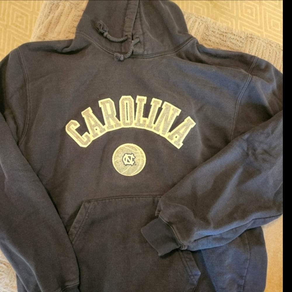UNC SWEATSHIRT
